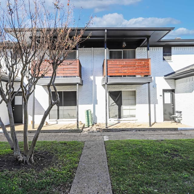 Home Berkshire Square