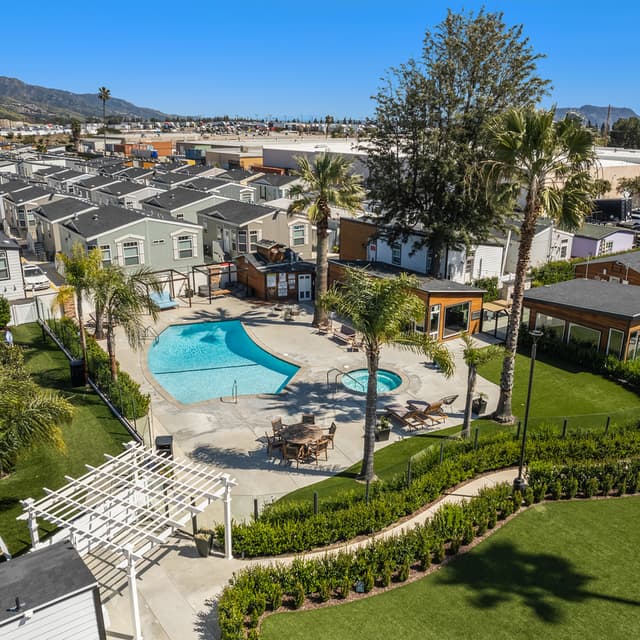 gallery-hollywood-backlot-bungalows