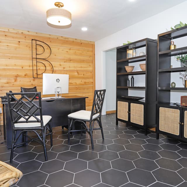 Home Berkshire Square