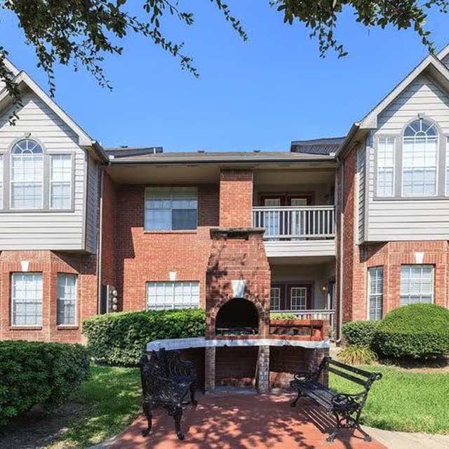 Unit 303 1 Bedroom 1 Bathroom Holly Apartments