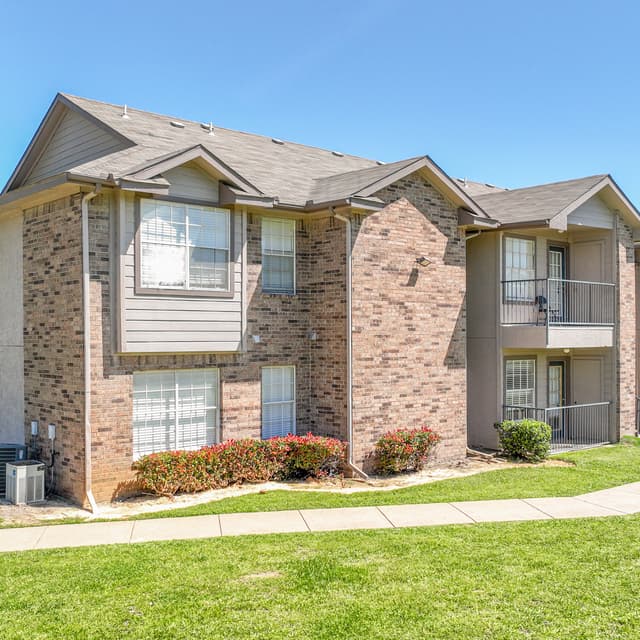 The Meadows Apartments In Garland