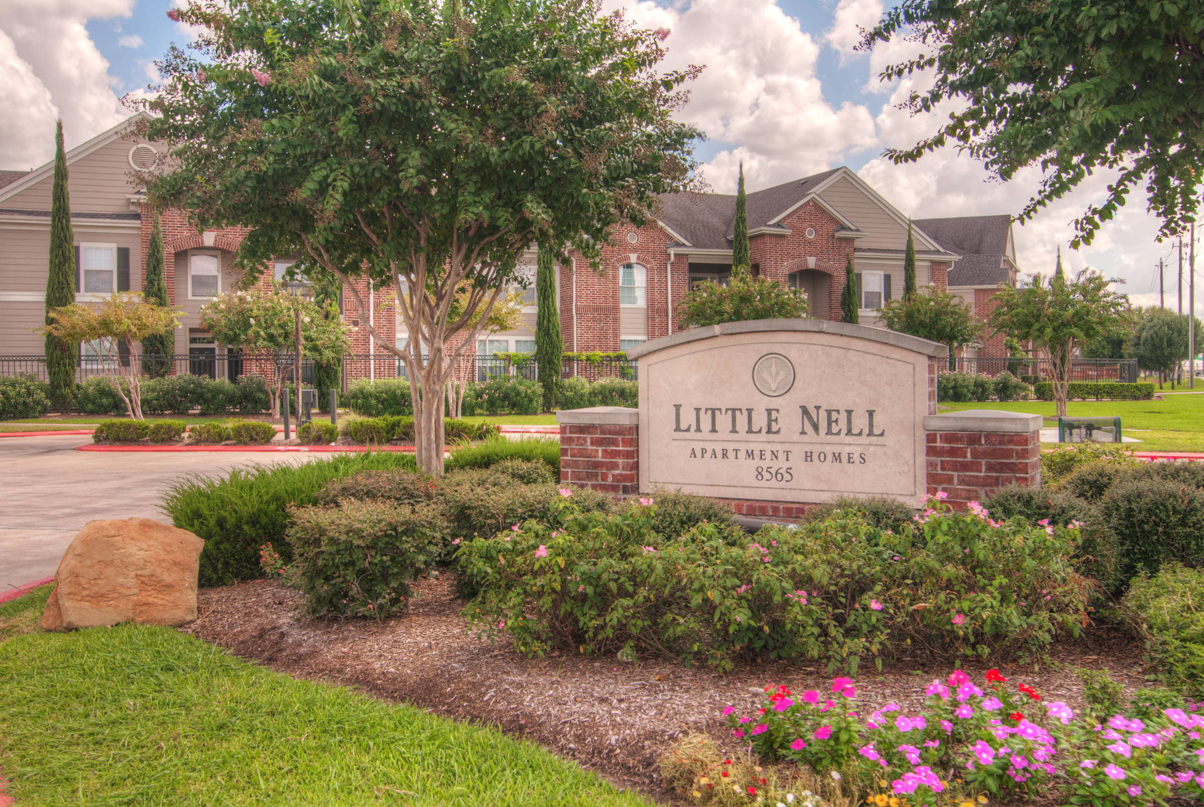 LITTLE NELL APARTMENTS Photo