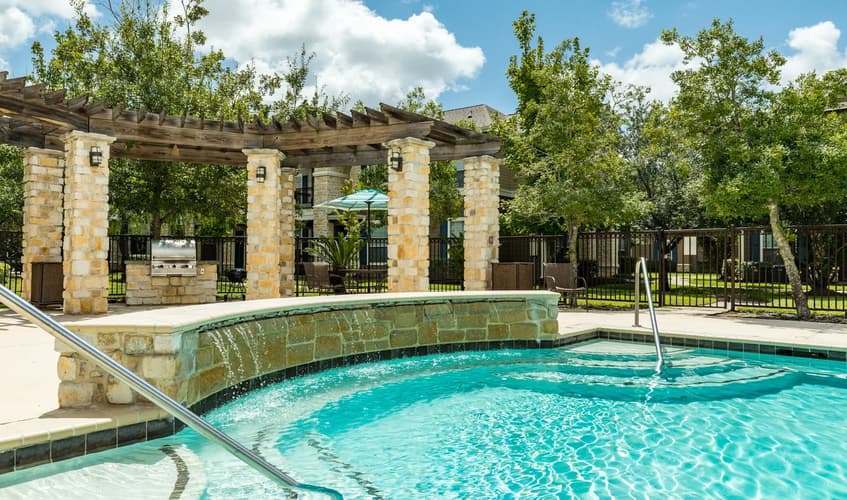 Models edgewater at lake jackson