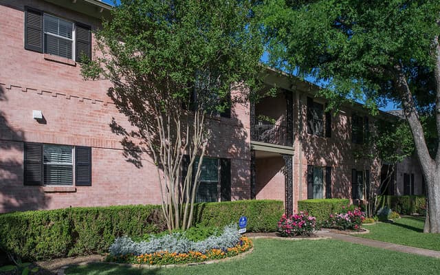 Home Westside Court Apartments