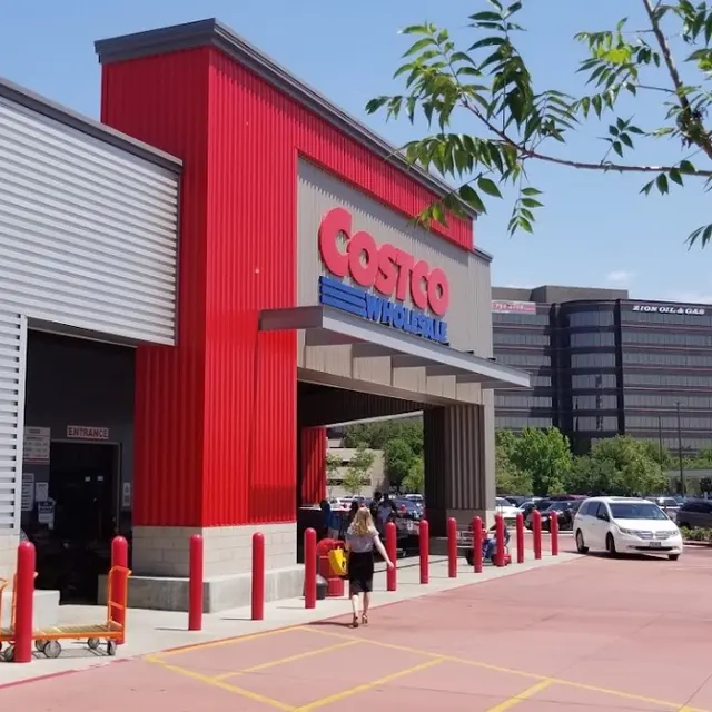 New Luxury Apartments in Dallas, Near I635, Galleria Mall & More