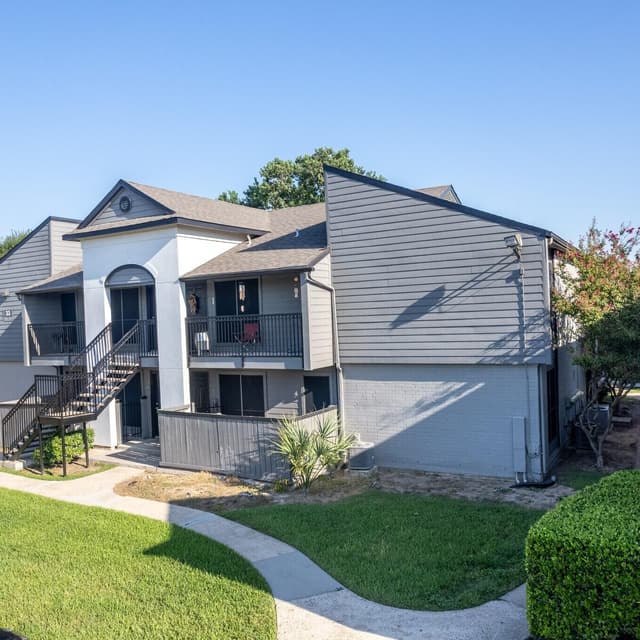 Skylar Pointe Apartments and Townhomes