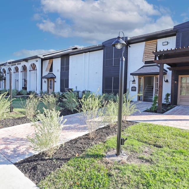 Home Berkshire Square